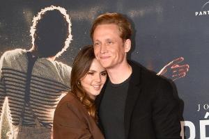 Matthias Schweighöfer mit seiner Partnerin Ruby O. Fee.