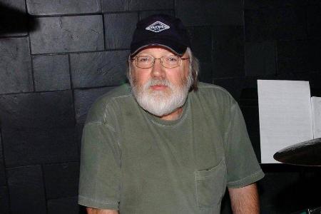 Schlagzeuger Ron Tutt ist im Alter von 83 Jahren verstorben.