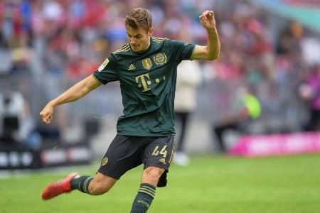 Kam schon kurz vor der Pause, um Davies zu schonen. Hatte im Spiel nach vorne durchaus noch gute Szenen. Hinten derweil mit ...