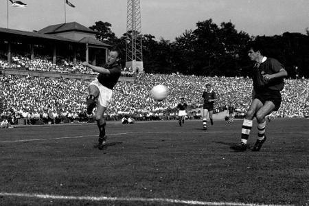 Sieben Spiele, 13 (!) Tore: Die Endrunde der Deutschen Meisterschaft 1960 wird für Seeler zu seiner persönlichen Spielwiese....