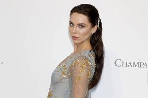 Liliana Matthäus zeigt das Ergebnis ihres Babybauch-Shootings.