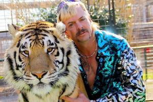 Der ehemalige Privatzoo-Betreiber Joe Exotic sitzt derzeit selbst hinter Gittern.