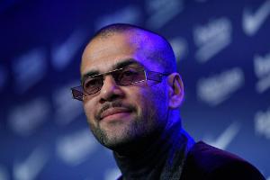 Barca zahlt Dani Alves nur 155.000 Euro - im Jahr