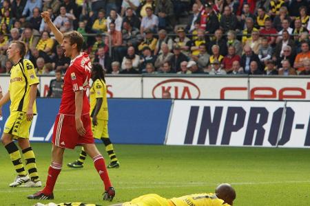 In der Saison 2009/10 spazieren die Bayern mit 5:1 und 3:1 durch die Duelle mit dem Rivalen. Thomas Müller (l.) läuft jubeln...