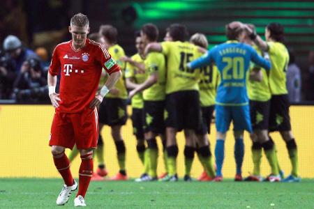 Wenig später führt der BVB gegen die Münchner erneut eine spektakuläre Entscheidung herbei und gewinnt das DFB-Pokalfinale 2...