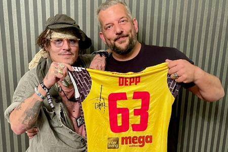 Trikot von Johnny Depp bringt Suhls Volleyballern 4300 Euro