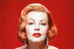 Markenzeichen von Arlene Dahl waren ihre feuerroten Haare.