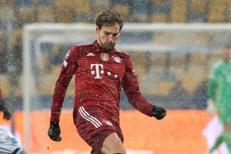 Versuchte, im Mittelfeld das Zepter an sich zu reißen, wurde aber immer wieder hart angegangen. Verlor den Rhythmus und war ...