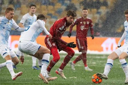 Versuchte, die Offensive zu ordnen und ließ sich gut auf die schwierigen Bedingungen ein. Gerade im Gegenpressing immer wied...