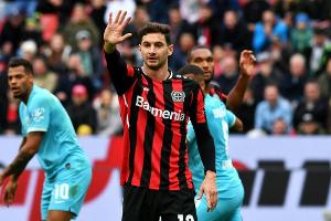 Leverkusen bangt um Alario-Einsatz gegen Betis