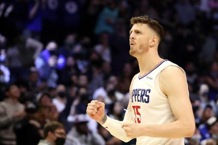 NBA: Hartenstein und Clippers siegen weiter - Antetokounmpo führt Bucks zum Erfolg