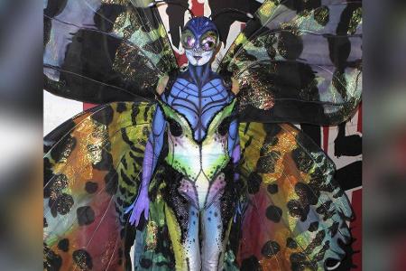 Einen wahrlich schillernden Auftritt legte Klum 2014 hin. Damals stahl sie als großer, bunter Schmetterling jedem die Show.