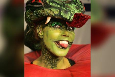 Die verbotene Frucht... 2006 ging Heidi Klum als Mischung aus Schlange und Apfel in Anspielung auf Adam und Eva. Das Besonde...