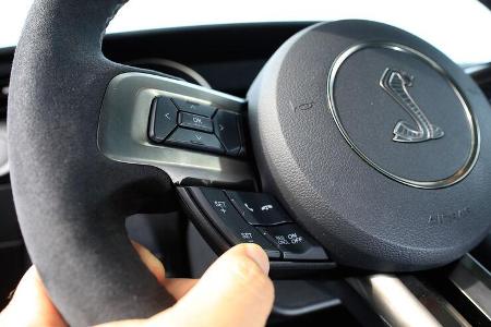 Shelby GT350 Mustang, Lenkradschalter