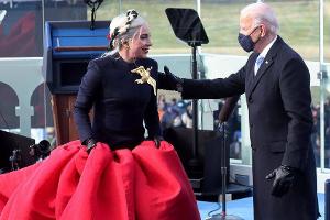 Lady Gaga performte in einem kugelsicheren Kleid bei der Amtseinführung von US-Präsident Joe Biden.