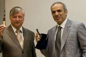 Das SID-Kalenderblatt am 9. November: Kasparow wird jüngster Schach-Weltmeister