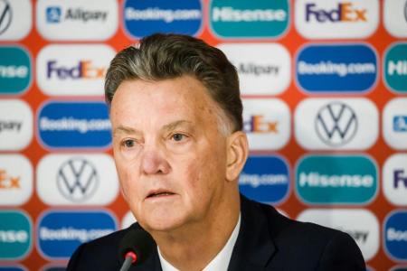 WM-Quali: Van Gaal nach Fahrradunfall im Rollstuhl