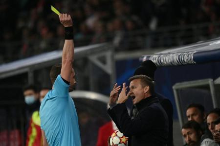 Marsch erzürnt über Schiedsrichter: 