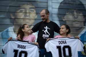 Glühender Fan: Nach Töchtern Mara und Dona nun Sohn Diego geboren