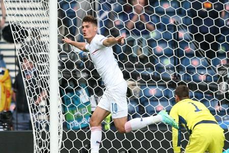 Schick und Lazaro kämpfen um FIFA-Puskas-Preis