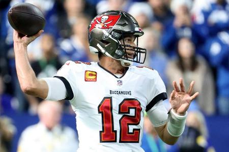 NFL: Brady gewinnt in letzter Minute - Kollege verliert Zahn und lacht