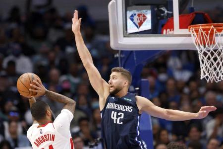 NBA: Feldverweis für James nach Schlag ins Gesicht