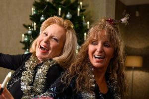 "Mona & Marie": Können Mona (Maren Kroymann, l.) und Marie (Ulrike Kriener) das Kriegsbeil begraben?