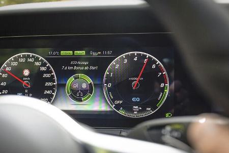 Mercedes E 300 e, Interieur