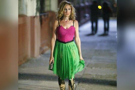 Dieses Outfit entspricht, bis auf den Tüll-Rock, eigentlich nicht dem Carrie-Style. Trotzdem sorgen die Strumpfhose mit Tatt...