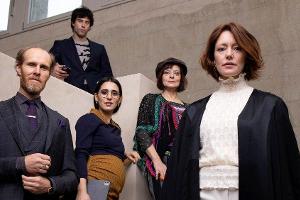 "Legal Affairs: Hexenjagd": Kanzleichefin Leo (Lavinia Wilson, r.), ihre Zugpferde Cecil (Niels Borman, l.) und Elena (Marya...