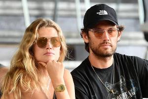 Toni Garrn und Alex Pettyfer sind seit Juli 2021 Eltern.
