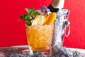 Der Silvester Mai Tai ist ein besonderer Drink zum Jahreswechsel.