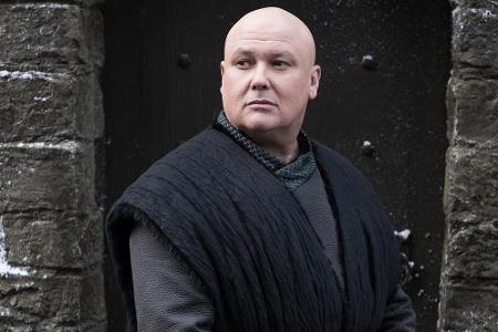 Gemeinsam mit Tyrion Lennister (Peter Dinklage) verlässt er Königsmund und schließt sich auf Essos Daenerys Targaryen an. Mi...