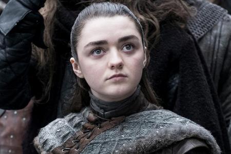 Arya lernt unterschiedliche Kampfarten kennen und arbeitet mittlerweile eine Todesliste ab. Sie hat zum Beispiel das Haus Fr...