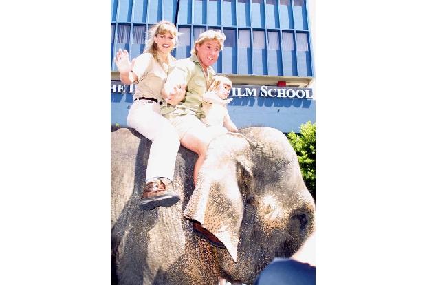 ...übrigens nie öffentlich und auch ihre Familie hat es nie gesehen. Nur so können Steves Lieben und seine Fans weltweit den...