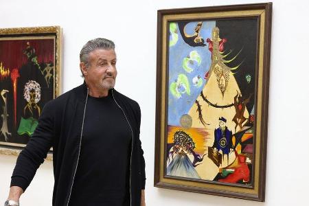 Sylvester Stallone stellt derzeit seine Kunstwerke in Hagen (Nordrhein-Westfalen) aus.