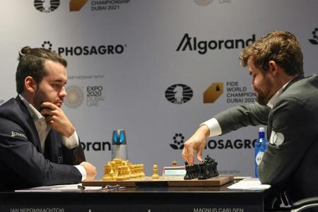 Rekordmatch bei der Schach-WM: Carlsen holt ersten Sieg