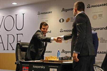 Magnus Carlsen bleibt Schach-Weltmeister