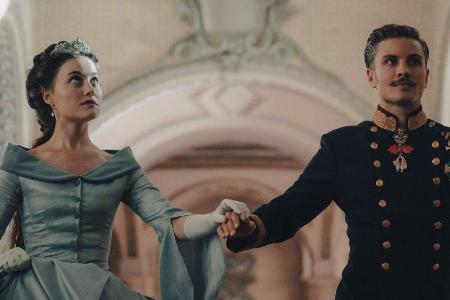 Dominique Devenport und Jannik Schümann als Sisi und Franz.