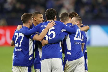 Ohne Trainer und Torjäger: Schalke schlägt Nürnberg