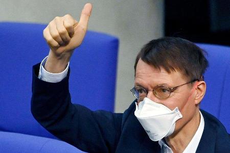 Karl Lauterbach, seit Kurzem der neue Bundesgesundheitsminister, führt die Liste deutscher Persönlichkeiten bei Twitter an.