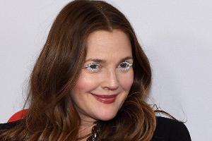 Drew Barrymore setzte am Freitag auf ein auffälliges Augen-Make-up.