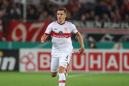 Wurde bei direkten Zuspiele des Gegners mehrfach überrumpelt. Kam dann nicht auf seine Position und konnte bei den folgenden...