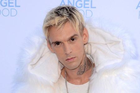 Eine Woche nach der Geburt ihres Sohnes Prince haben Aaron Carter und seine Verlobte Melanie Martin sich getrennt. Er sei 