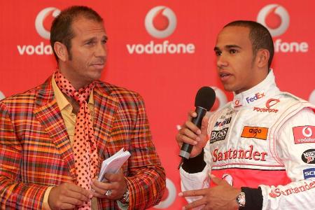 'Du bist wie ein Weib, gibst dein ganzes Geld für Kleidung aus. Hast du eigentlich auch Autos?' (Hamilton zum für seinen fra...