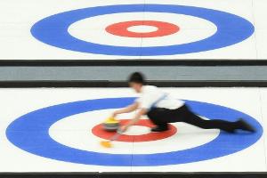 Curling: Deutsches Mixed Double wahrt Olympia-Chance