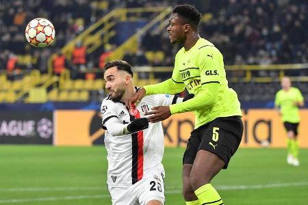 Feierte nach langer Verletzungspause sein Startelf-Comeback bei den Profis. Auf der Suche nach Anspielstationen hielt er den...