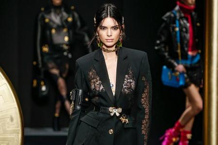 Kendall Jenner ist die unangefochtene Spitze der neuen Modelriege. Die Halbschwester von Kim Kardashian gehört zu den bestbe...