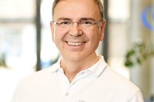 Dr. Martin Rinio ist Facharzt für Orthopädie, Chirurgie und Unfallchirurgie.