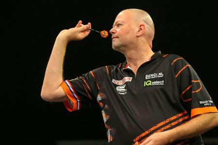 Darts-WM: Rückkehrer van Barneveld zieht in zweite Runde ein
